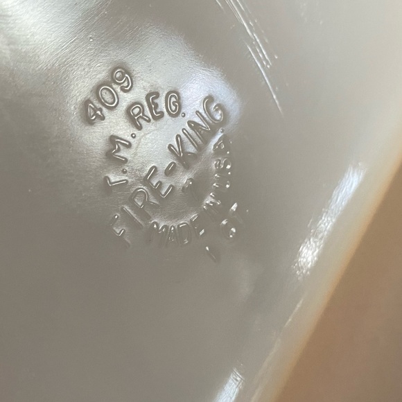 1960’s Fire King Peach Lustreware Milk Glass 1 QT Loaf Dish - Picture 3 of 5